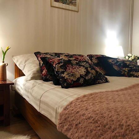 Janicsar Garden Apartman Eger Ngoại thất bức ảnh
