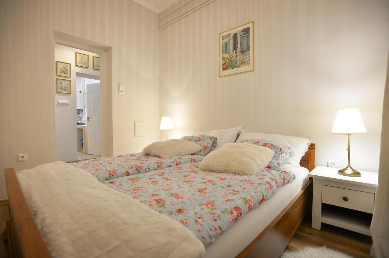 Janicsar Garden Apartman Eger Ngoại thất bức ảnh