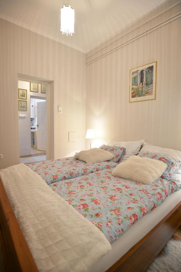 Janicsar Garden Apartman Eger Ngoại thất bức ảnh