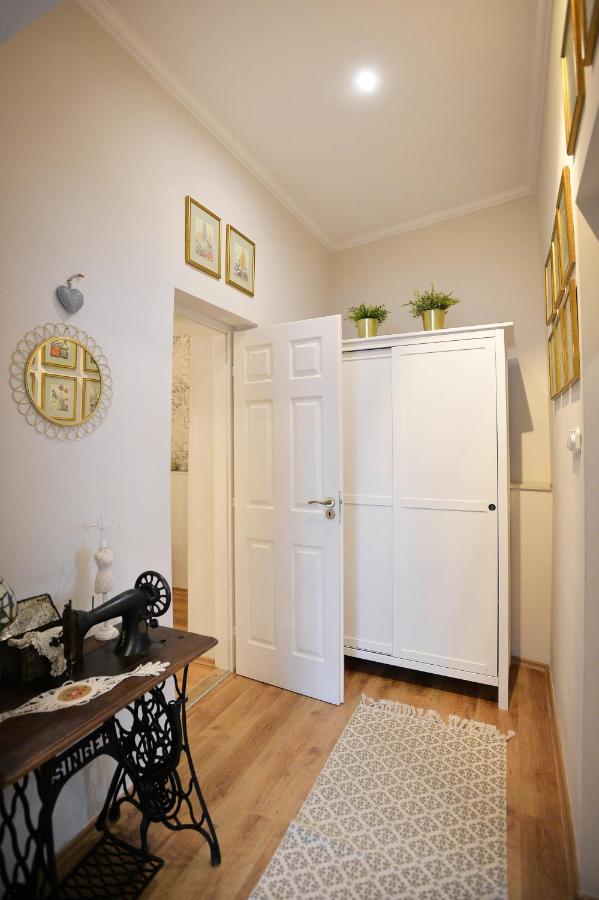 Janicsar Garden Apartman Eger Ngoại thất bức ảnh