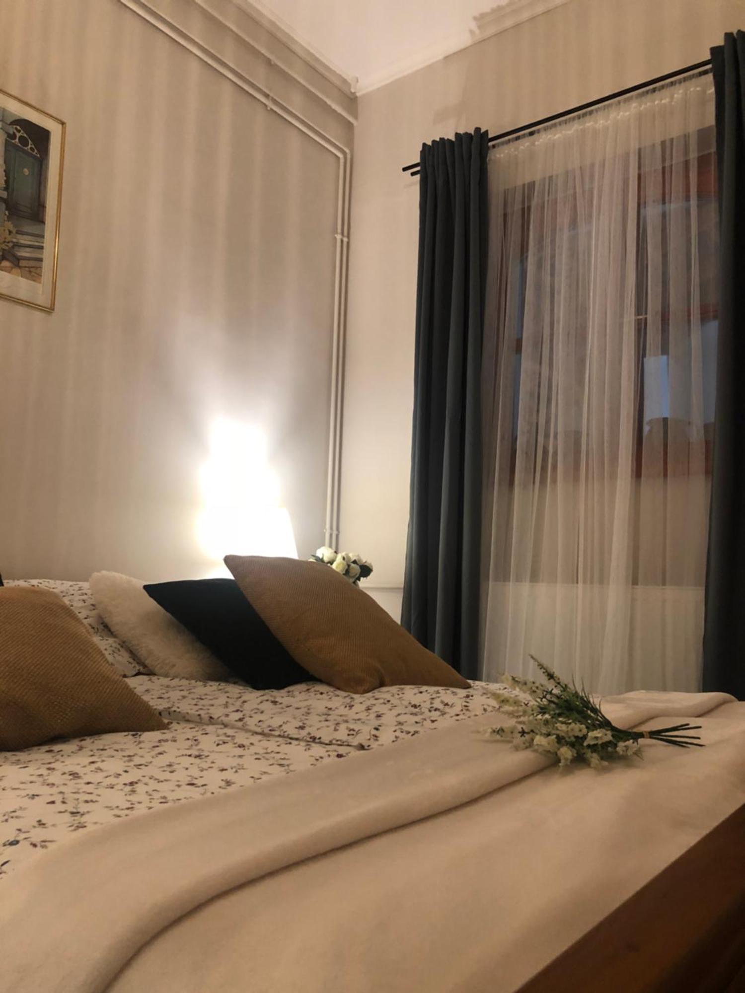 Janicsar Garden Apartman Eger Ngoại thất bức ảnh