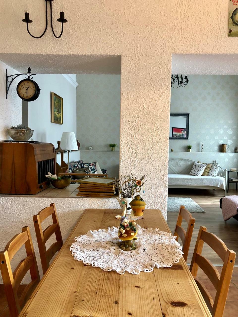 Janicsar Garden Apartman Eger Ngoại thất bức ảnh