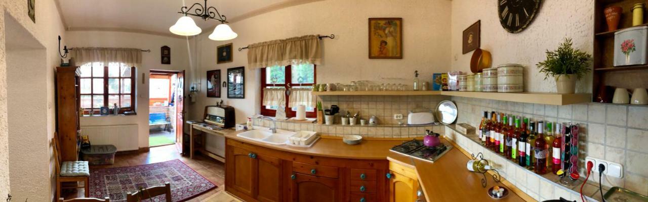 Janicsar Garden Apartman Eger Ngoại thất bức ảnh